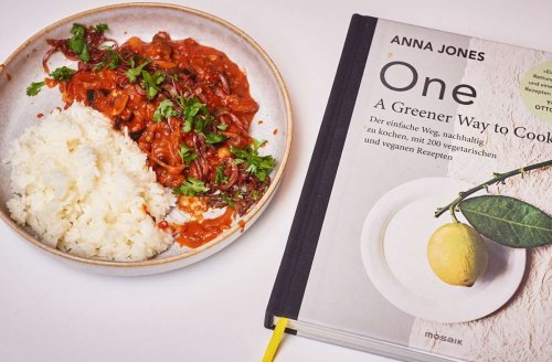 Nachgekocht aus Anna Jones’ „One“: Wärmender Aubergineneintopf