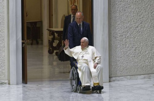 Gesundheitliche Probleme: Papst Franziskus im Krankenhaus