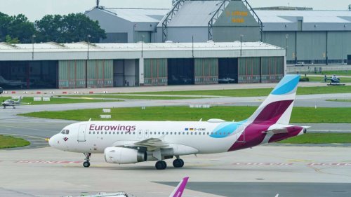 Am Flughafen Hamburg: Eurowings-Maschine aus Stuttgart kommt von Landebahn ab