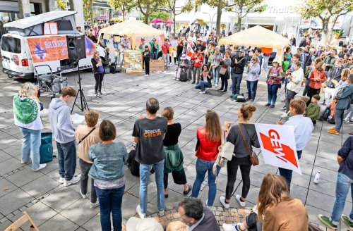 Demonstration auf dem Schlossplatz: Lehrer fordern mehr Geld für gute Bildung