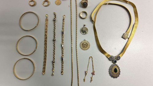 Stuttgarter Flughafen: Zoll erwischt Frau mit Goldschmuck im Wert von 18.000 Euro