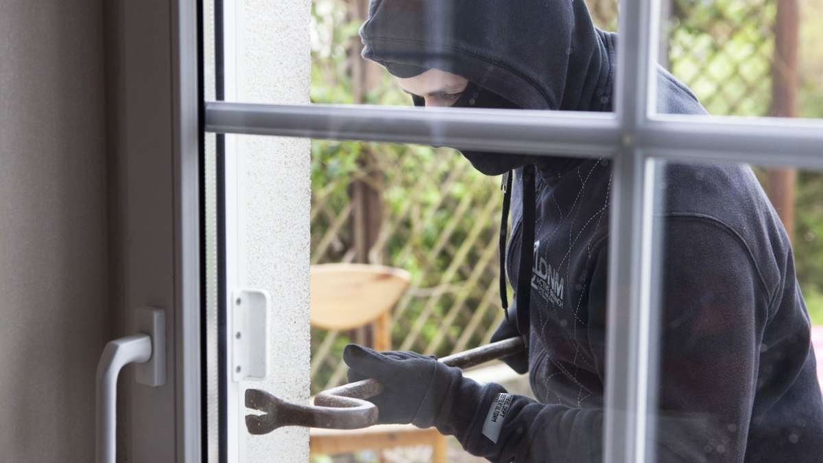 Zeugensuche in Stuttgart-Möhringen: Einbrecher erbeuten Diebesgut im Wert von 150.000 Euro