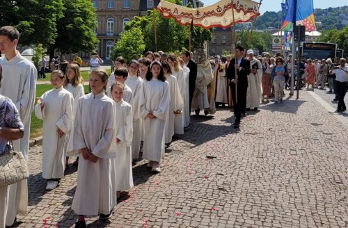 Auch in Stuttgart: Katholiken feiern Fronleichnam