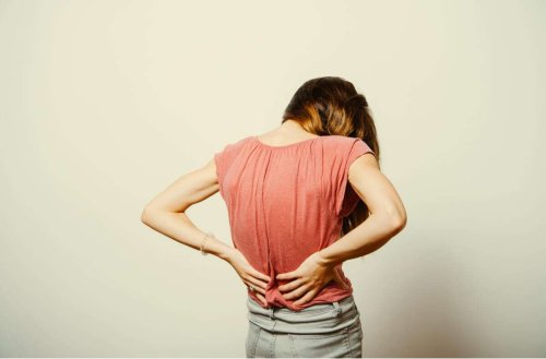 Rückenschmerzen: Was darf man bei einem Bandscheibenvorfall nicht machen?