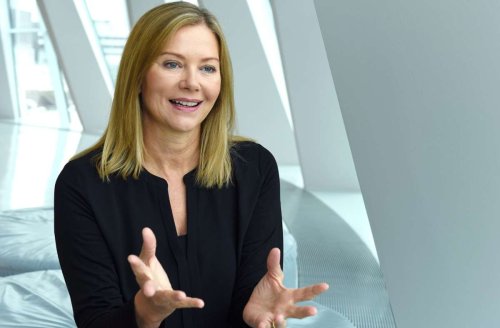 Personalchefin Sabine Kohleisen: Daimler trotzt der Omikron-Welle