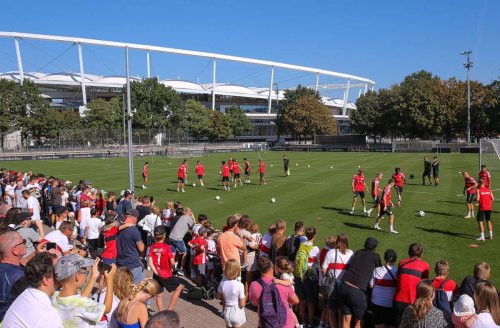 VfB Stuttgart News: Öffentliches Training am Feiertag