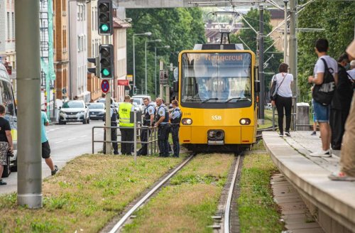 Unfall in Stuttgart: Von Stadtbahn erfasst – 80-Jähriger schwer verletzt
