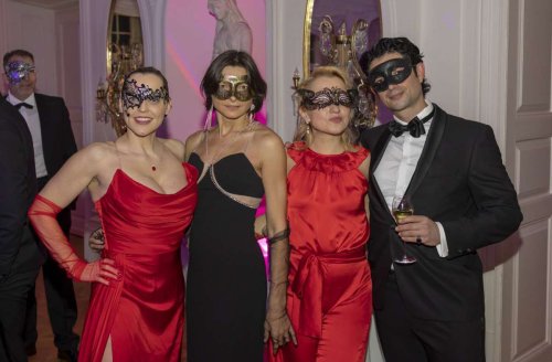Maskenball auf Schloss Solitude: So glamourös und sexy feiert man in Stuttgart