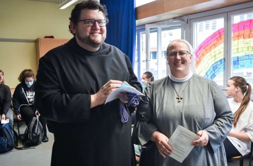 Katholikentag in Stuttgart: Auch die Snooze-Taste ist ein „Lifehack“ aus dem Kloster