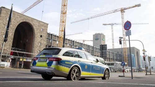 Vorfall am Stuttgarter Hauptbahnhof: Unbekannter von Gruppe bewusstlos geprügelt – Zeugen gesucht