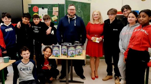 20 Jahre Kinderglückswerk: Wie eine Prinzessin Kinder zum Lesen animiert