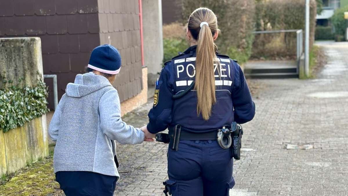 Stuttgart-Sillenbuch: Seniorin findet eigene Wohnung nicht mehr – Polizei bringt sie nach Hause