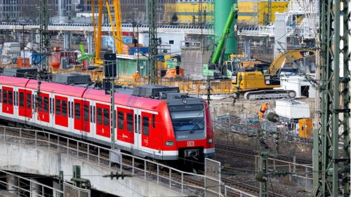 Zwischen Zazenhausen und Schorndorf: Bürostuhl im Gleis – Zug muss bremsen