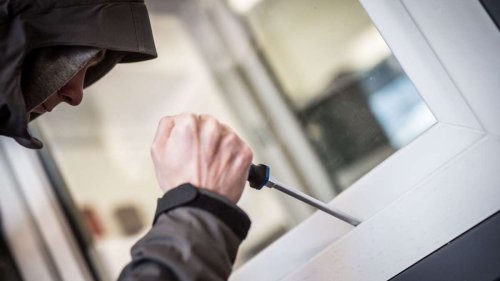 Stuttgart-Weilimdorf- und Zuffenhausen: Unbekannte brechen in Häuser ein – Zeugen gesucht