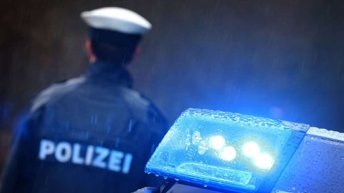Nahe München: Frau und 18-jährige Tochter tot in Wohnung gefunden