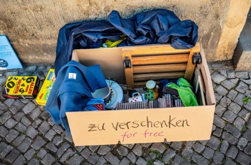 Regelwut in Stuttgart: Ist das Aufstellen von „Zu verschenken“-Boxen erlaubt?