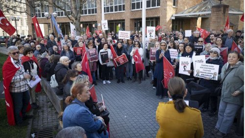 Demonstration in Stuttgart: Protest gegen Imamoglu-Verhaftung auch in Stuttgart