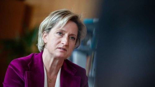 Nicole Hoffmeister-Kraut: Wirtschaftsministerin: Menschen müssen wieder mehr arbeiten