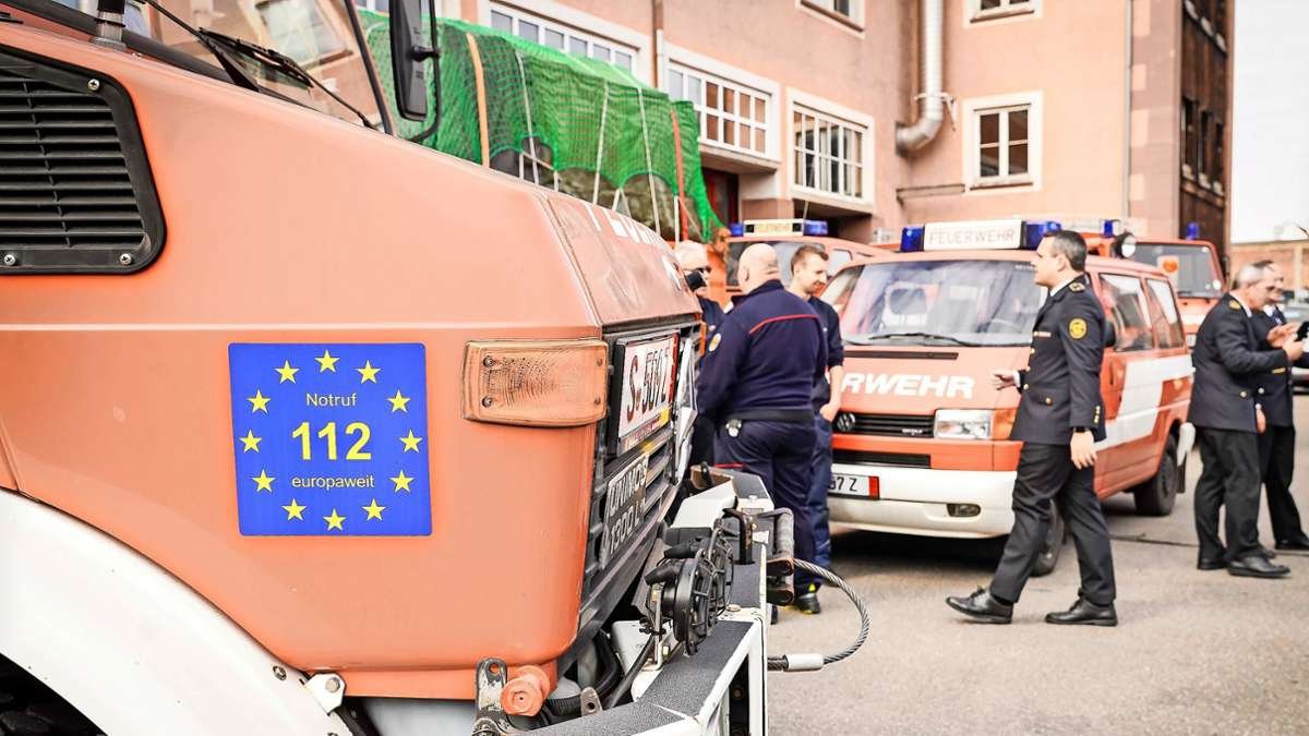 Übergabe in Cannstatter Feuerwache: Unimogs der Feuerwehr kommen bald in der Ukraine zum Einsatz