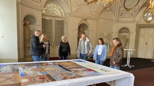 Aktion im Marstall und Schloss: XXL-Puzzle von Ludwigsburg gleich zwei Mal zusammengesetzt