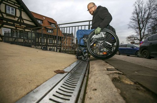 Im Rollstuhl unterwegs: Wie barrierefrei ist die Esslinger Altstadt?