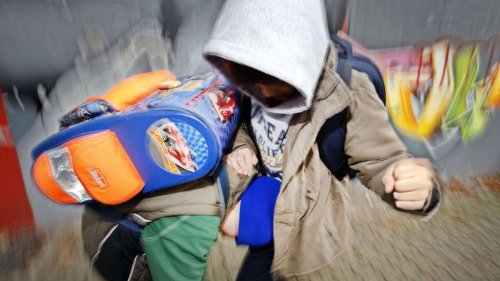 Debatte um Kriminalstatistik: Ab wann sollen Kinder ins Gefängnis?