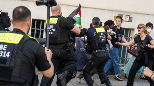 Festnahme von Journalisten: Polizei will Vorwürfe nach Besetzung der Humboldt Universität in Berlin aufklären