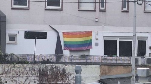 Polizei ermittelt: Regenbogenfahne des Kulturkollektivs Prisma in Bad Cannstatt zerstört