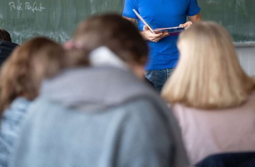 Lehrermangel in Baden-Württemberg: Kretschmann schließt größere Schulklassen nicht aus