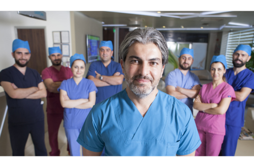 Klinik in Istanbul: Haartransplantation in der Türkei: Wo medizinische Expertise zuhause ist