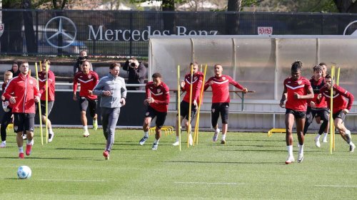VfB Stuttgart: Mit voller Kapelle auf dem Trainingsplatz