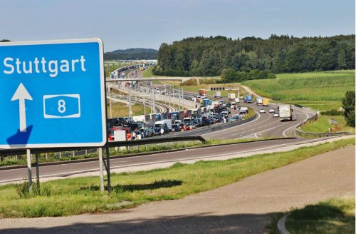 Autobahn in Richtung Stuttgart gesperrt: ADAC warnt vor Staus rund um die A 8 am Wochenende