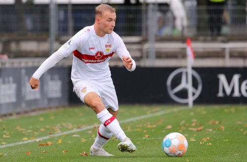 Training des VfB Stuttgart: Fünf Youngster spielen bei Bruno Labbadia vor