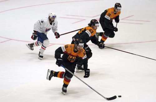 Eishockey-WM in Finnland: Deutschland mit knappem Sieg gegen Frankreich - Sorgen um Stützle