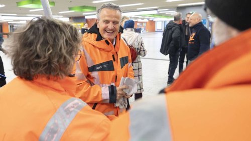 Putzaktion in Stuttgart: Freiwillige putzen in der Früh – Auch OB Nopper packt mit an