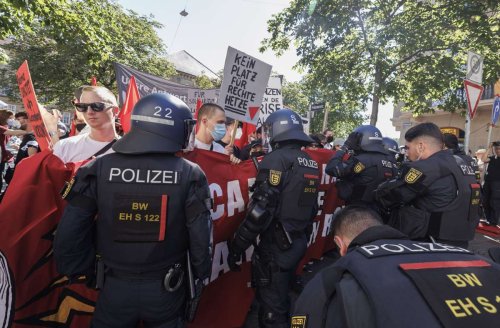 Polizeieinsatz in Stuttgart: Das sagen Polizei und Demonstranten zur Eskalation