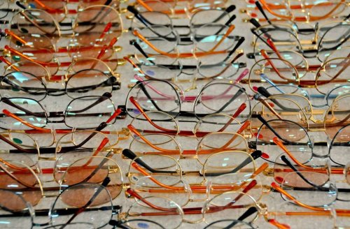 Bonn: Hunderte Brillen bei Einbruch in Geschäft gestohlen