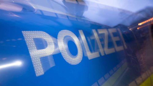 Polizeieinsatz nach gefährlicher Fahrt: 32-Jährige flieht vor Kontrolle und verursacht Unfall in Sindelfingen
