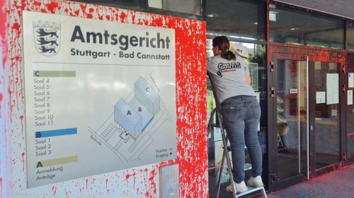 Nach Farbanschlag in Bad Cannstatt: Reinigung des Amtsgerichts aufwendig