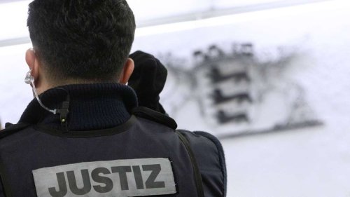 Böblinger Fall vor dem Landgericht Stuttgart: Mit Waffengewalt mehr als 30000 Euro gefordert?