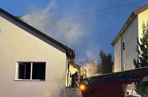 Feuer in Leinfelden-Echterdingen: Brand in Mehrfamilienhaus