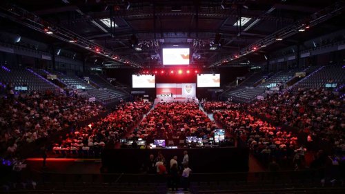 Mitgliederversammlung VfB Stuttgart: Live: So läuft es in der Schleyer-Halle