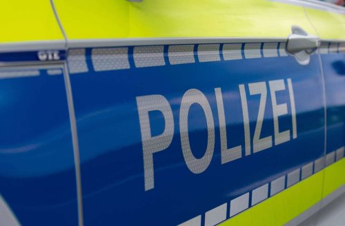 Unfall auf der A 81 in Richtung Stuttgart: Mann bei Unfall aus dem Auto geschleudert - schwer verletzt