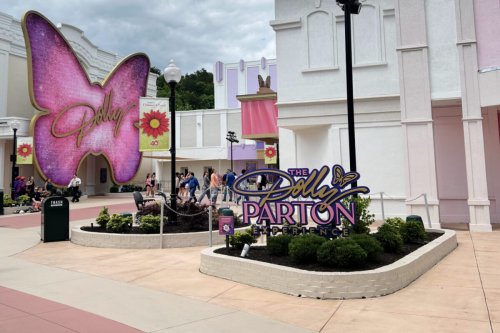 What to Do at Dollywood (And Not One is a Roller Coaster!)