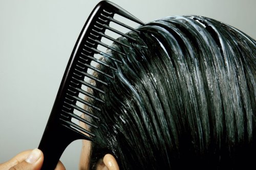 „Ungenügend“! Marken-Haarkur fällt bei Ökotest durch