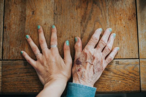 10 Anti-Aging-Tipps, mit denen Hände länger jung aussehen
