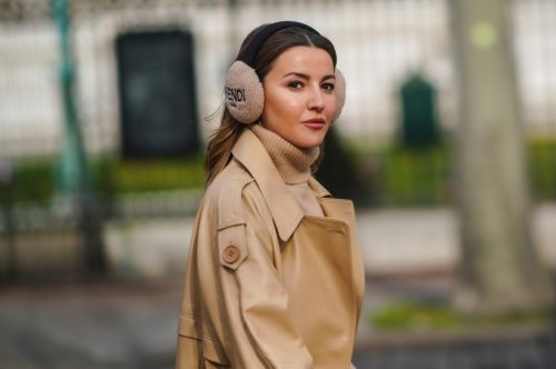 Flauschige Ohrenschützer gehören zu den Winter-Trends 2022