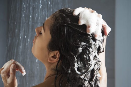 Wie oft sollte man seine Haare waschen?