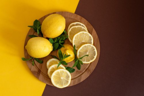 8 Beauty-Hacks mit Zitrone für Haut und Haar