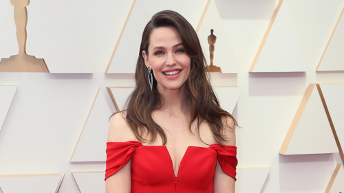Jennifer Garner Has Been Using This $25 Blush ‘For About Ever’ & Shoppers Say ‘It Goes on Like Silk’